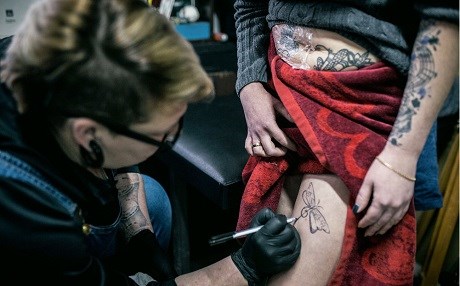 Yara izlerine ücretsiz dövme