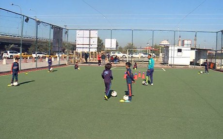 چەندین ئەکادیمیای تۆپی پێ بۆ پێگەیاندنی یاریزانان کراوەتەوە