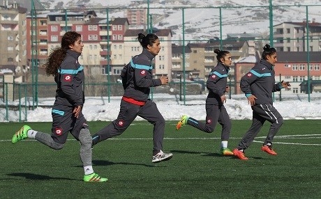 COLEMÊRG – Tîma jinan bi serkeftinên xwe balê dikişîne