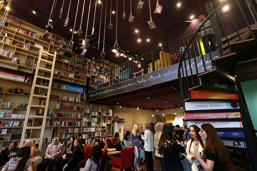 FOTO - Erbil’de bir ilk: Kitap kafe