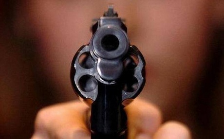 Hêzên rejîma Îranê hemwelatiyekî Kurd kuştin