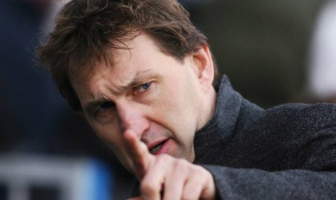 ئاده‌مس بووه‌ راهێنه‌رى گرانادا