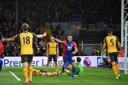 کریستاڵ پاڵاس ئارسیناڵی تەزاند