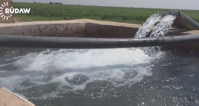 Cotkarên Rojavayê Kurdistanê bo çandiniya xwe bîrên avê dikolin