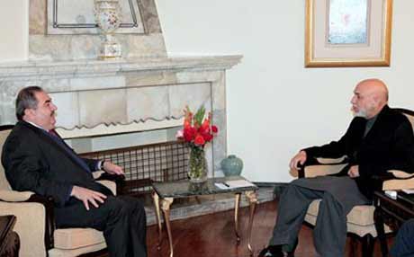 هۆشیار زێباری ئامۆژگاریی حامید كارزای دەكات