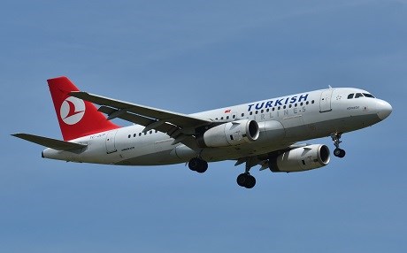 Sorun çıkaran yolculara kelepçe