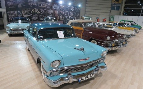 STENBOL – Peşangeha otomobîlên klasîk balê dikişe