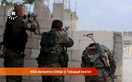 VÎDEO - Şer dijwar e: şervanên HSDê dor li çekdarên DAIŞê girtine
