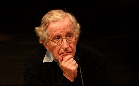 Chomsky Trump’a yüklendi