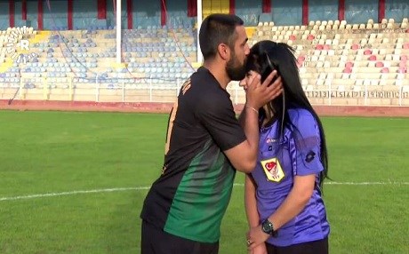 Sahada ‘profesyonel’ aşk