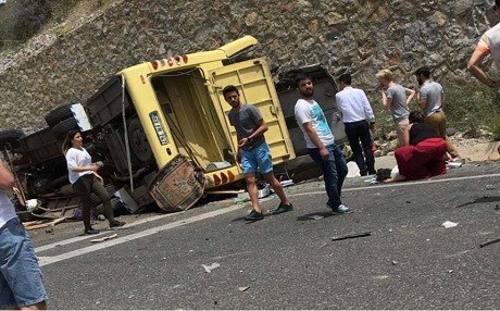Tur otobüsü devrildi: 23 ölü!