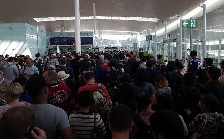 Barcelona’da havaalanı krizi