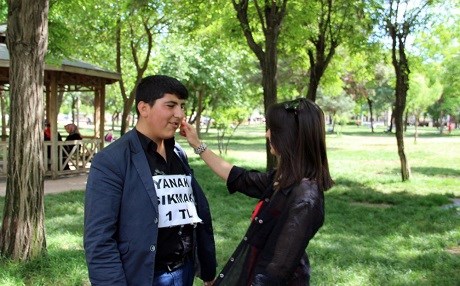 BATMAN - ‘Yanak sıkmak 1 TL'