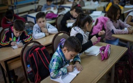 ‘Türkiye'de Suriyeli olmayan sığınmacılar okula gidemiyor’