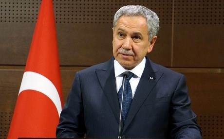 Hêzên polîs ên Tirkiyê zavayê Bulent Arinç desteser kirin