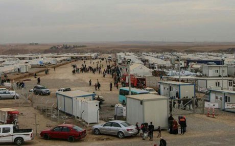 Yüzlerce göçzede yemekten zehirlendi