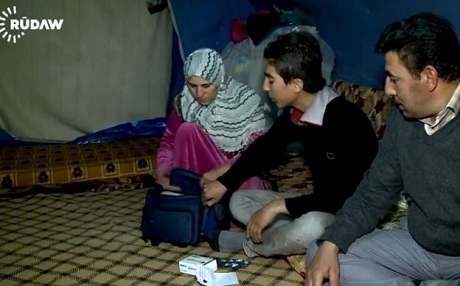 Penaberên Rojava ji nebûna derzî û dermanan gilî dikin