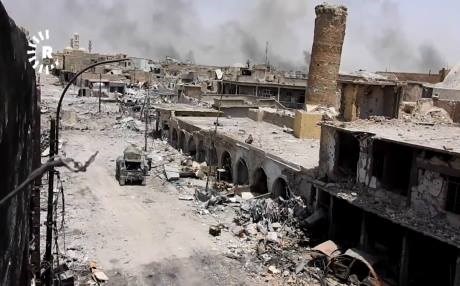 Iraqi forces get creative dodging bullets to deliver lunch in Mosul