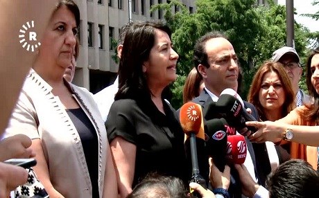 Gelek alî û kesayet doza Figen Yuksekdag dişopînin