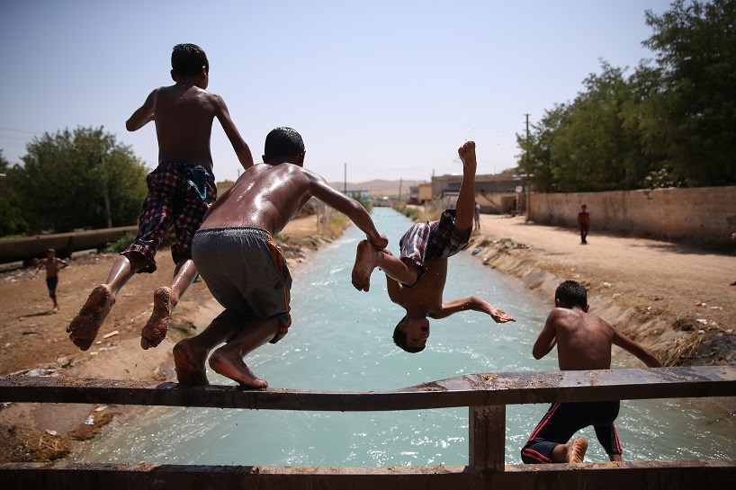WÊNE / RUHA - Melevaniya Zarokan di nava kanalên avê de
