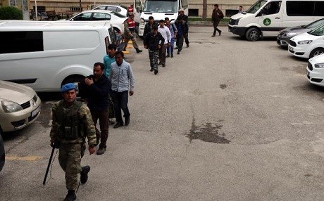 Li Bazîdê 40 koçberên qaçax hatin desteserkirin