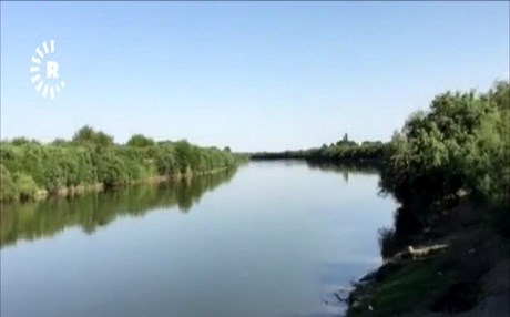 REQA - 2 malbat di nav ava Çemê Feratê de xeniqîn