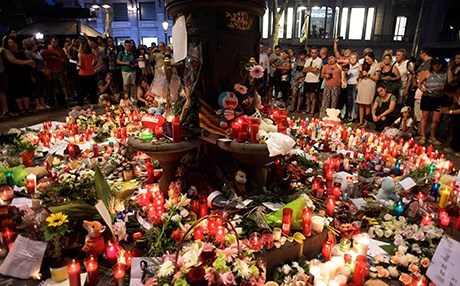 ÎSPANYA – Polîs li pey grûbekî 12 kesî de ye