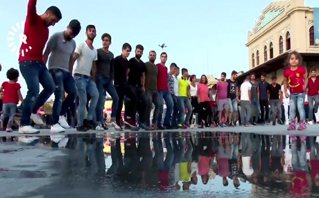 Li Stenbol kurd û laz bi mûzîka xwe mirovan komdikin