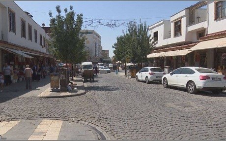 Bazara Sûr a Amedê ber bi nemanê ve diçe