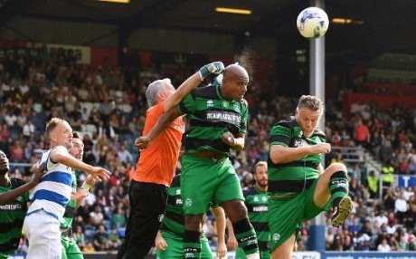 ڤیدیۆ؛ مۆرینیۆ لە یارییەکی خێرخوازیدا بووە گۆڵپارێز