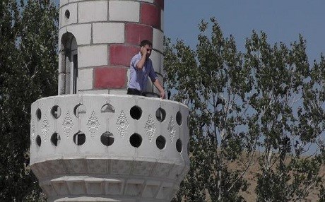 Minare ve tepelerde telefon görüşmesi