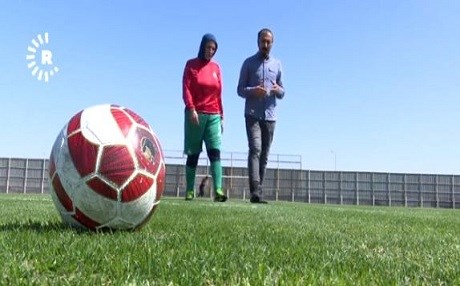 Jina Kurd a 48 salî bûye futbolîst