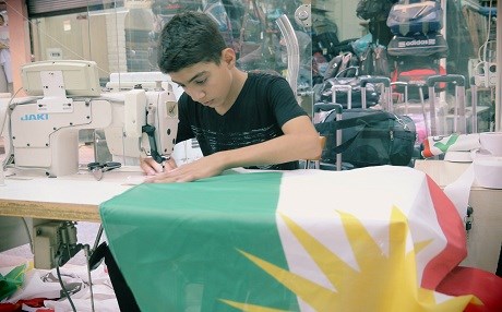 Kürdistan bayraklarını Türkmenler dikiyor