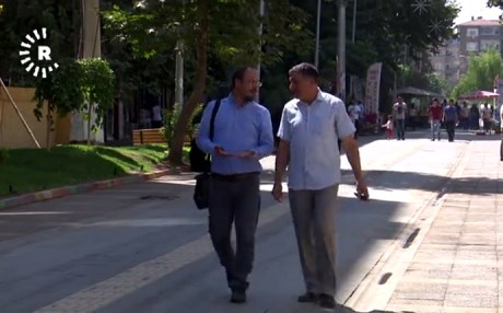 Siyasetvan û rojnamevan: Du rê ji me re mane, yan zîndan yan mişextî