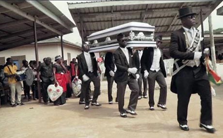 لە غانا پرسە بە ئاهەنگگێڕان بەڕێوەدەچێت