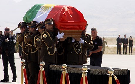 Berpirsê Iraqî: Pêçana tabûta cenazeyê Mam Celal bi ala Kurdistanê bêrêzî ye