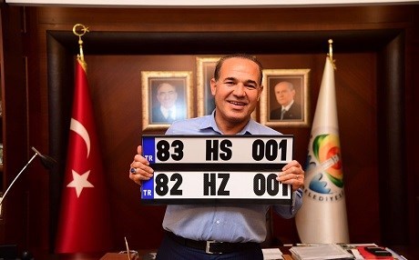 Şaredarê MHPyî ji bo Mûsil û Kerkûkê plaka çêkir