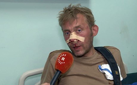 رۆژنامەڤانێکی بەلجیکی و کامێرامانێکی رووداو لە شەڕەکەی پردێ بریندار بوون