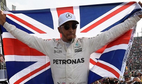 ڤیدیۆ؛لویس هامیلتۆن بووه‌ پاڵه‌وانى جیهان