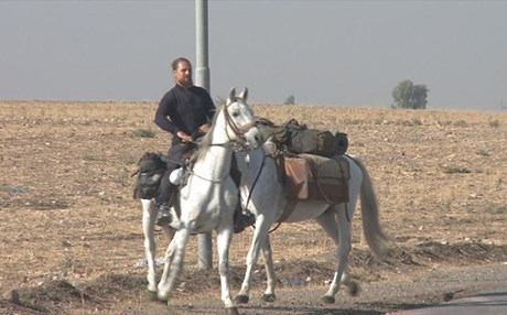 هاووڵاتییەکی پۆڵەندی بە ئەسپ وڵاتانی جیهان دەگەڕێت و گەیشتە کوردستان