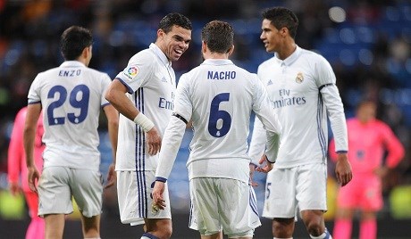 یاریزانانی ریال مەدرید بیری پێپێ دەکەن