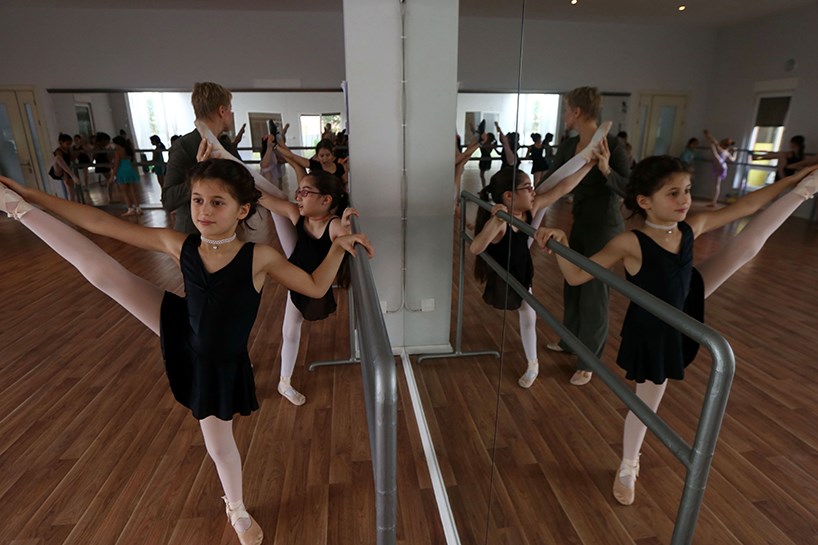 لە هەولێر منداڵان فێری سەمای بالێ دەکرێن