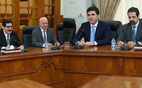 شاندی حکومەت سەردانی پارتی کرد