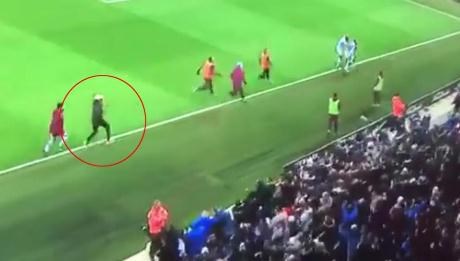 ڤیدیۆ؛ مێندی بە پێکانەوە ئاهەنگ دەگێڕێت