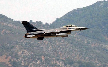 YRK: Ji ber bombebarana Tirkiyê 3 gerîlayan canê xwe ji dest da