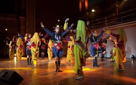 Yarışma için gidip iltica ettiler!