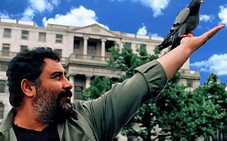 ئەحمەد كایا، دەنگێك دەبێ لەسەر نۆتەی خشپەی گەڵا و لەبەر سوناتای باراندا هەڵیمژی