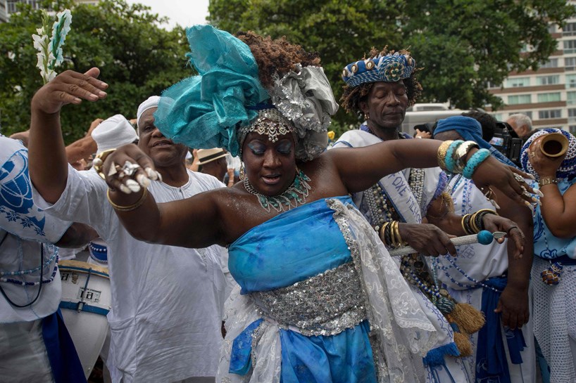 FOTO - Brezilya’da deniz tanrısı için tören