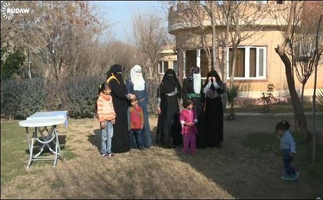 Awareyên Felûce li kabîneya geştyariyên Dûkan niştecî dibin