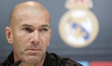 زیدان باسی گواستنەوەی یاریزانان بۆ ریال مەدرید دەکات